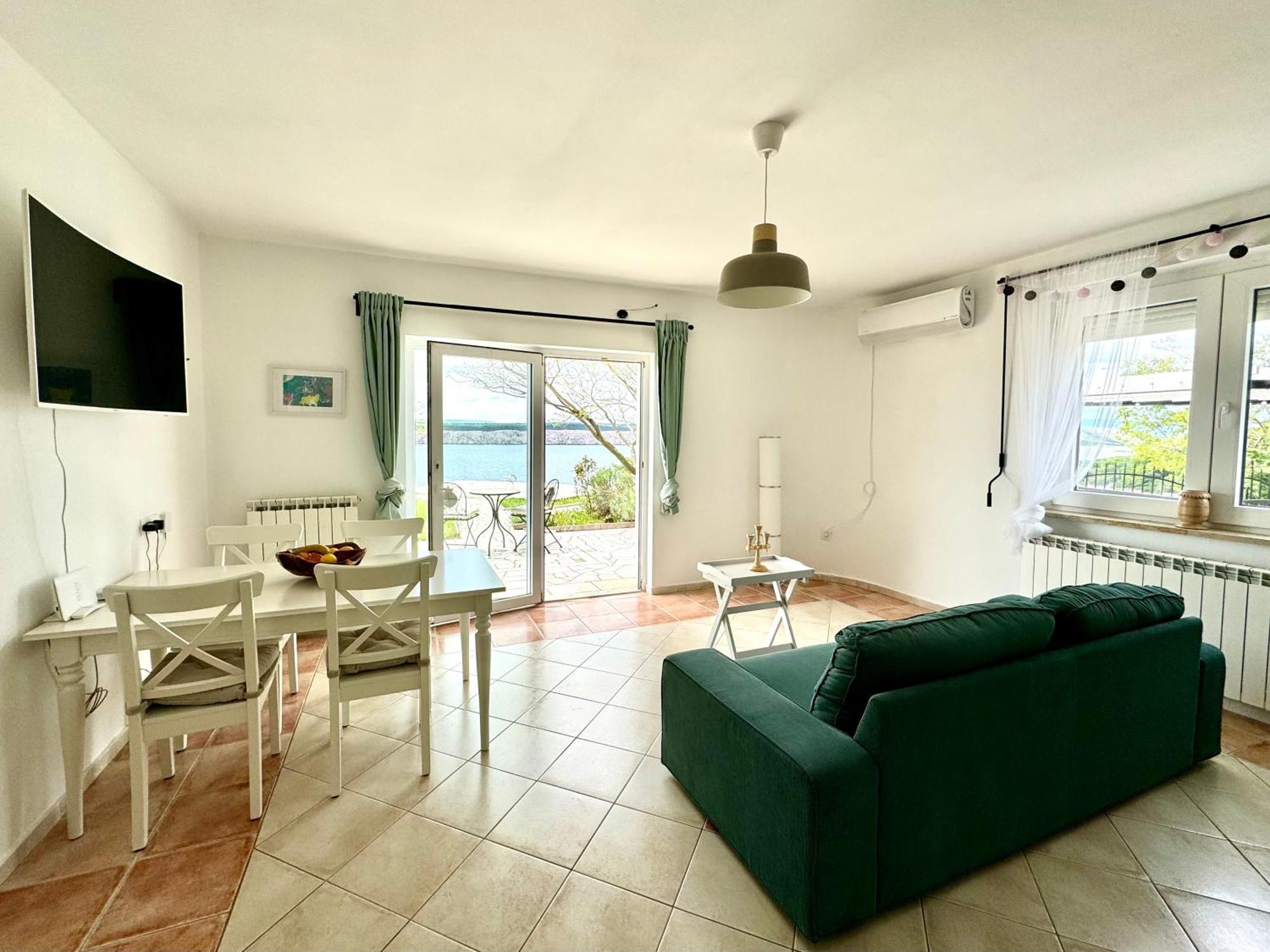 Rosmarin Sea View Garden Side Apartament *