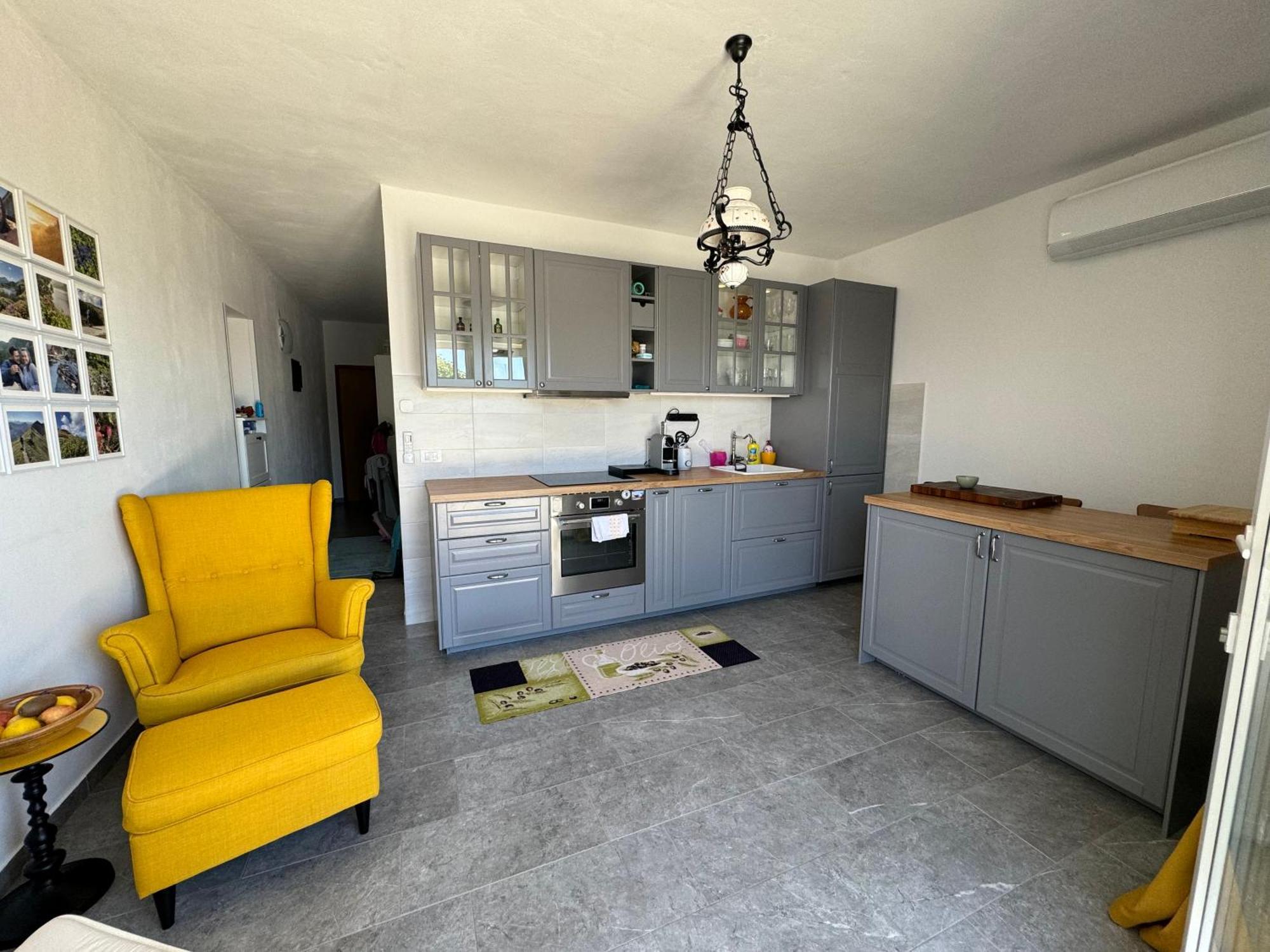 Rosmarin Sea View Garden Side Apartament